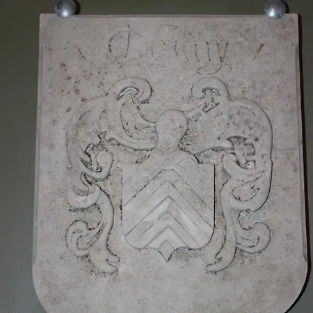 Ferme-chateau De & 3*