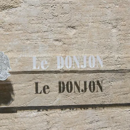 Ferme-chateau De & 3* Cordey