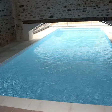 Ferme-chateau De & 3* Cordey