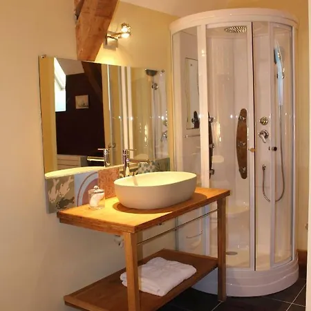 ベッド・アンド・ブレックファスト Ferme-chateau De & Cordey