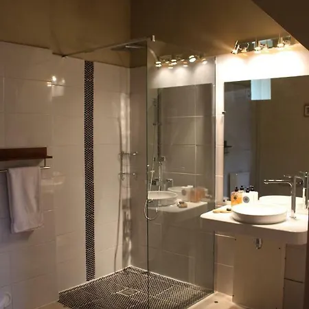 Ferme-chateau De & Bed & Breakfast Cordey