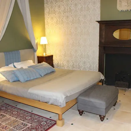 Ferme-chateau De & לינה וארוחת בוקר 3*