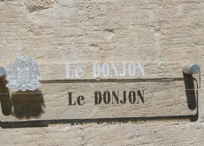 Ferme-chateau De & 3* Cordey