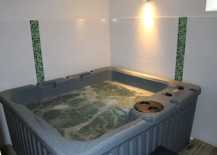 Ferme-château De Cordey&spa Couette-café Cordey