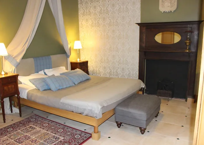 Ferme-château De Cordey&spa Couette-café