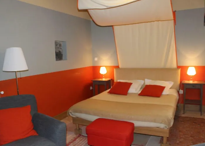 Ferme-chateau De & 3* Cordey