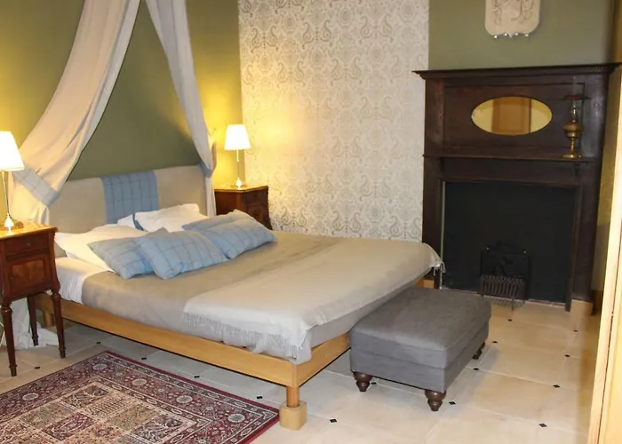 Ferme-chateau De & לינה וארוחת בוקר 3*